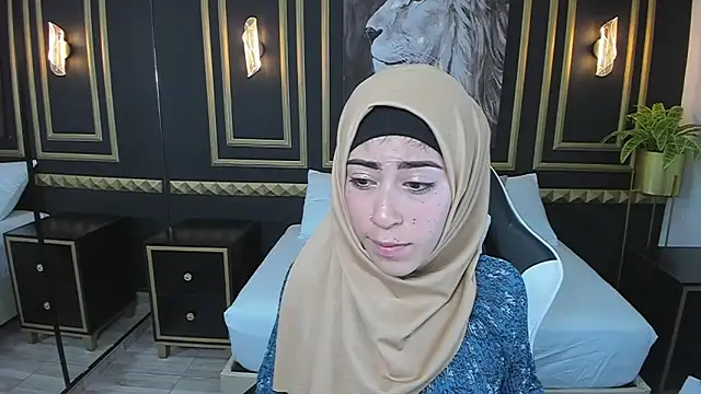 Snapshot of chaymae_nah_ chatting on 01.04.25 chaymae nah online show from 01.04.25