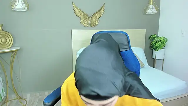 Snapshot of chaymae_nah_ chatting on 01.05.25 chaymae nah online show from 01.05.25