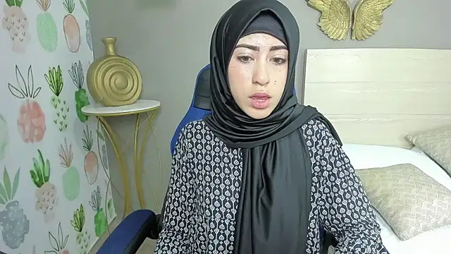 Snapshot of chaymae_nah_ chatting on 01.11.25 chaymae nah online show from 01.11.25