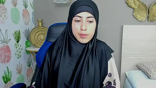 Snapshot of chaymae_nah_ chatting on 01.15.25 chaymae nah online show from 01.15.25