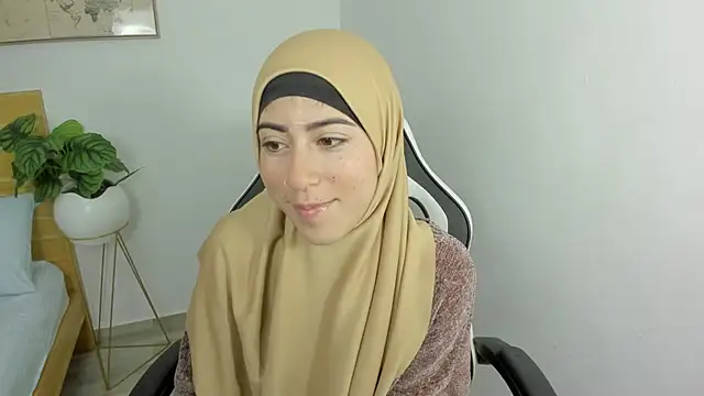 Snapshot of chaymae_nah_ chatting on 01.16.25 chaymae nah online show from 01.16.25