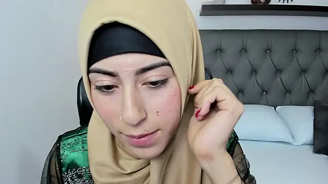 Snapshot of chaymae_nah_ chatting on 01.17.25 chaymae nah online show from 01.17.25