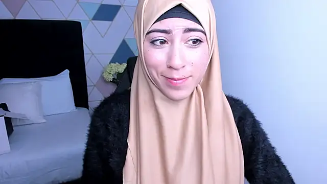 Snapshot of chaymae_nah_ chatting on 01.21.25 chaymae nah online show from 01.21.25