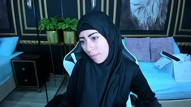 Snapshot of chaymae_nah_ chatting on 01.25.25 chaymae nah online show from 01.25.25