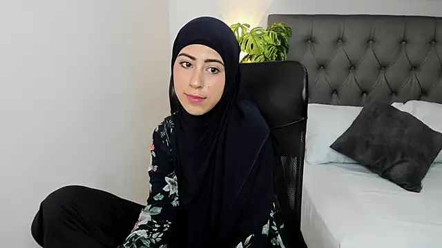 Snapshot of chaymae_nah_ chatting on 03.07.25 chaymae nah online show from 03.07.25