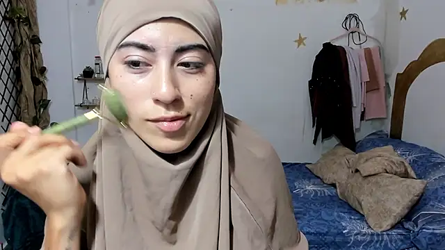 Snapshot of chaymae_nah_ chatting on 09.23.25 chaymae nah online show from 09.23.25