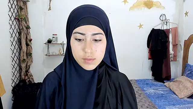 Snapshot of chaymae_nah_ chatting on 09.29.25 chaymae nah online show from 09.29.25