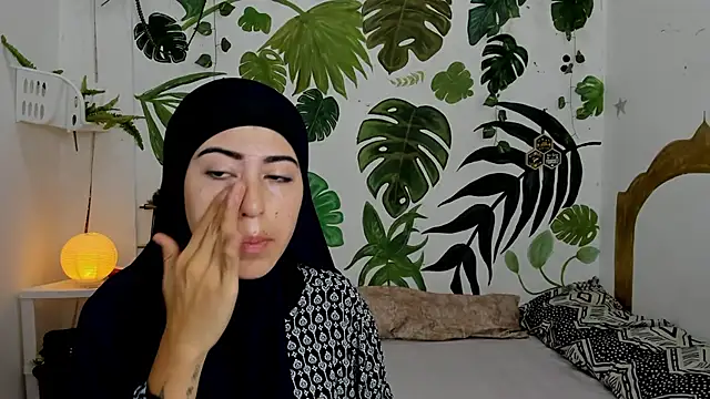 Snapshot of chaymae_nah_ chatting on 10.11.25 chaymae nah online show from 10.11.25