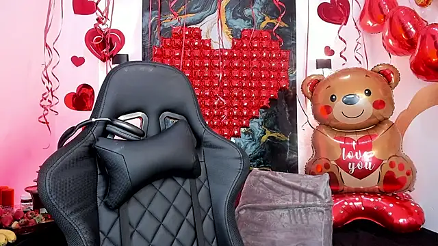 Snapshot of chaymae_nah_ chatting on 02.13.26 chaymae nah online show from 02.13.26