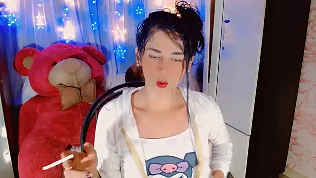 Snapshot of AngelicaDark chatting on 11.13.25 AngelicaDark online show from 11.13.25