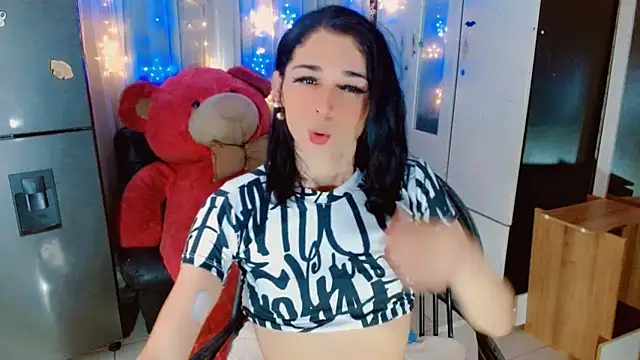 Snapshot of AngelicaDark chatting on 11.25.25 AngelicaDark online show from 11.25.25