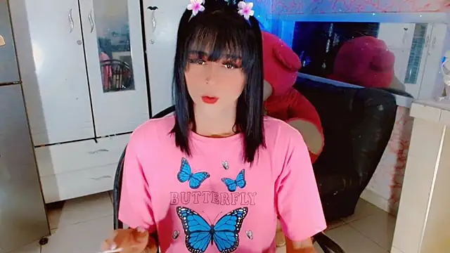 Snapshot of AngelicaDark chatting on 12.22.25 AngelicaDark online show from 12.22.25