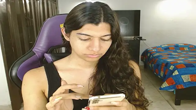 Snapshot of engielphoenis14 chatting on 06.26.26 engielphoenis14 online show from 06.26.26