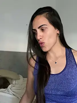 Snapshot of alessandra-a chatting on 02.18.25 alessandra-a online show from 02.18.25