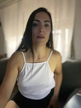 Snapshot of alessandra-a chatting on 03.21.25 alessandra-a online show from 03.21.25