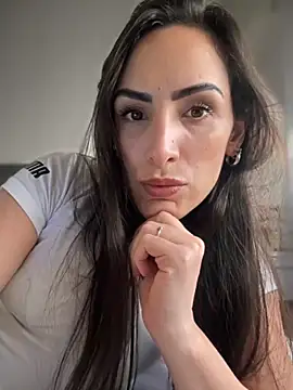 Snapshot of alessandra-a chatting on 09.16.25 alessandra-a online show from 09.16.25