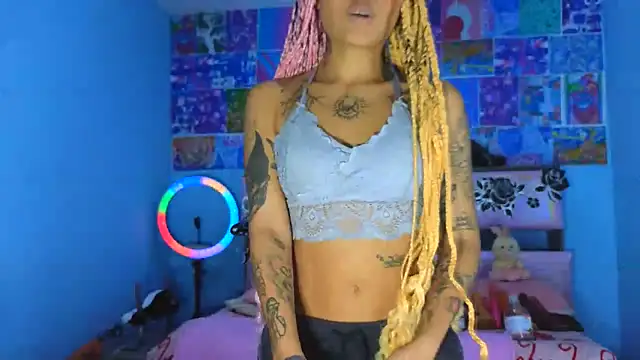 Snapshot of gabbiefoxthx chatting on 12.31.24 gabbiefoxthx online show from 12.31.24