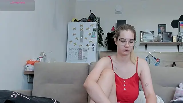 Girl alone home online show from 06.18.26