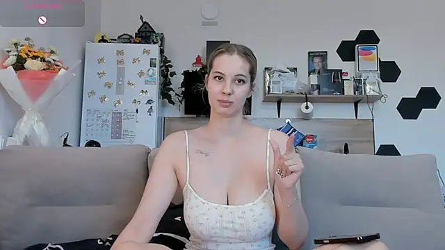 Girl alone home online show from 07.02.26
