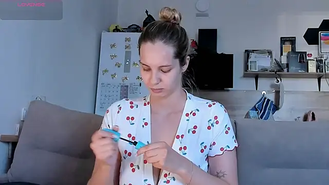 Girl alone home online show from 07.29.26