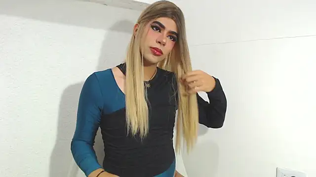 Snapshot of Tiff_Valentine chatting on 11.29.25 Tiff Valentine online show from 11.29.25