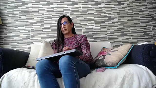 VioletaGomezCo online show from 11.18.25