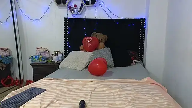 charlotte 077 online show from 09.24.25