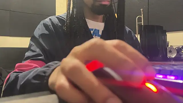 hotcamboy420 online show from 11.14.25