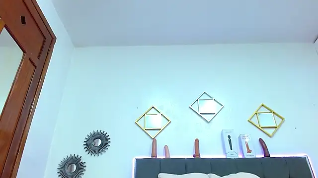 karlamorris  online show from 03.12.25