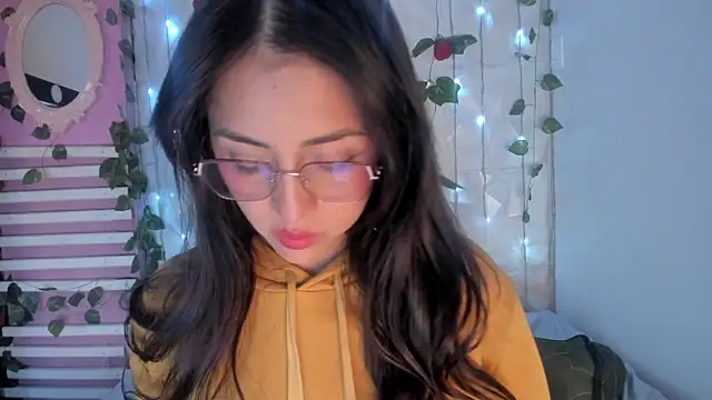 Sophy SmileSweet online show from 01.04.25