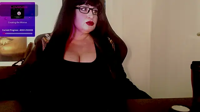 Snapshot of NannaGlossa chatting on 03.27.26 NannaGlossa online show from 03.27.26