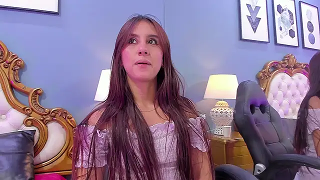 Snapshot of AlanaJones1 chatting on 02.14.25 AlanaJones1 online show from 02.14.25