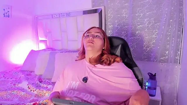 Snapshot of LeahxBarker chatting on 03.21.26 LeahxBarker online show from 03.21.26