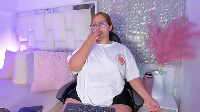 LeahxBarker online show from 06.30.26