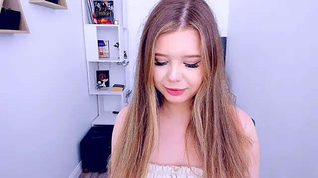 FollowLovee online show from 01.08.25