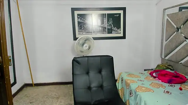 EvaxEmma online show from 11.13.25