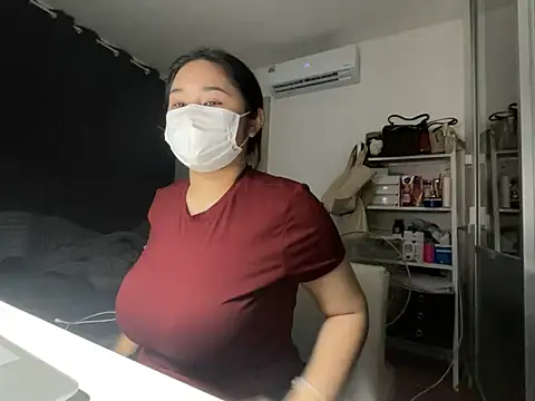 Snapshot of iamMalixxx chatting on 12.27.24 iamMalixxx online show from 12.27.24