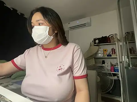 Snapshot of iamMalixxx chatting on 01.05.25 iamMalixxx online show from 01.05.25