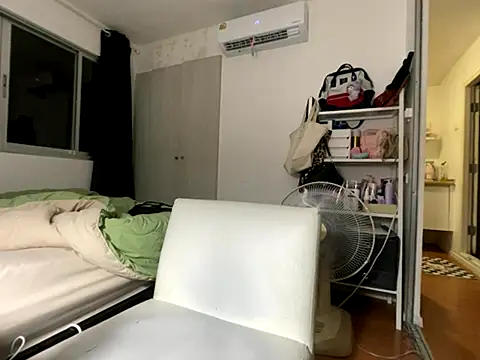 Snapshot of iamMalixxx chatting on 09.20.25 iamMalixxx online show from 09.20.25