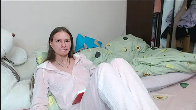 leila bambi  online show from 01.22.25