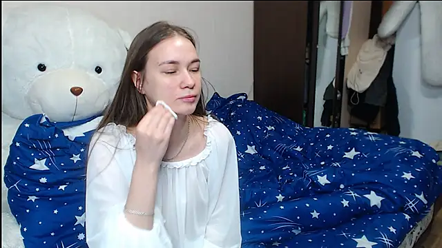 leila bambi  online show from 01.28.25