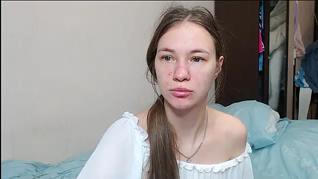 leila bambi  online show from 02.10.25