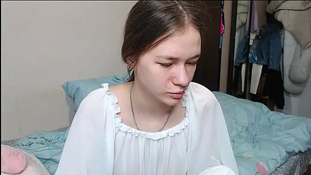 leila bambi  online show from 02.11.25