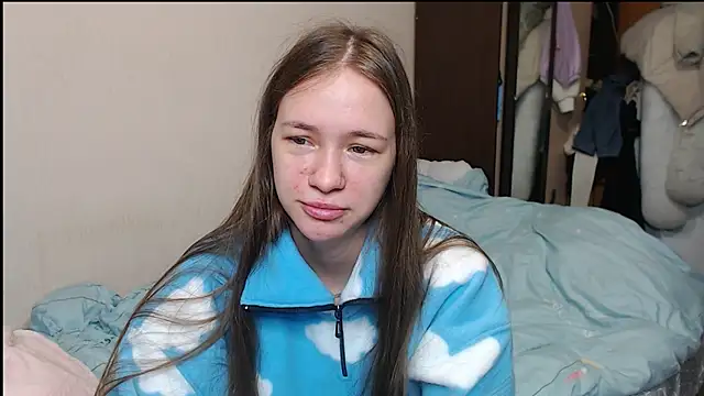 leila bambi  online show from 02.13.25