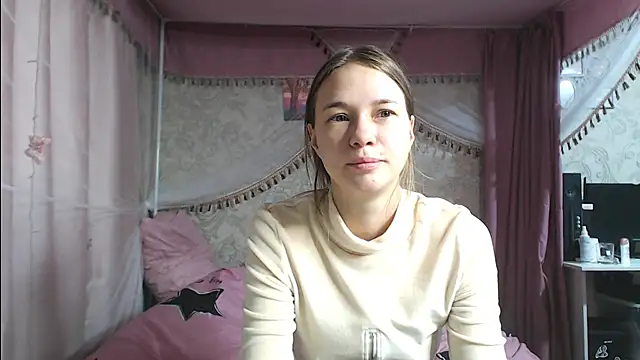 leila bambi  online show from 12.01.25