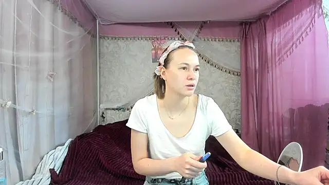 leila bambi  online show from 04.29.26