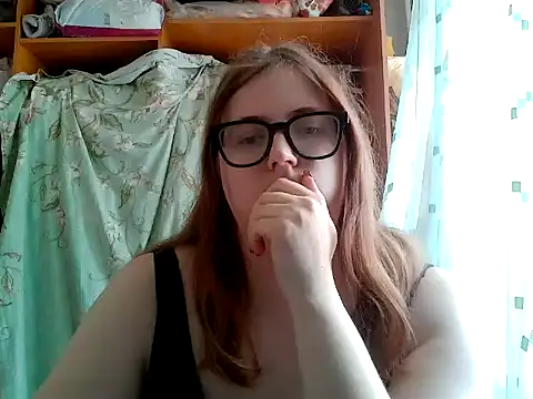 Snapshot of DesireMelissa chatting on 06.18.26 DesireMelissa online show from 06.18.26