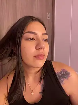 Snapshot of Latina_vanessa chatting on 12.27.24 Latina vanessa online show from 12.27.24