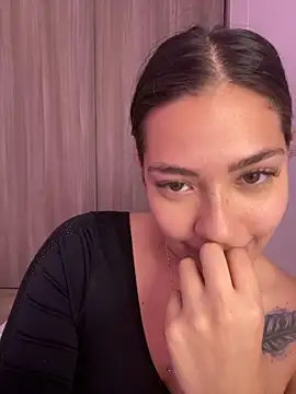 Snapshot of Latina_vanessa chatting on 01.10.25 Latina vanessa online show from 01.10.25