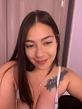 Snapshot of Latina_vanessa chatting on 01.15.25 Latina vanessa online show from 01.15.25